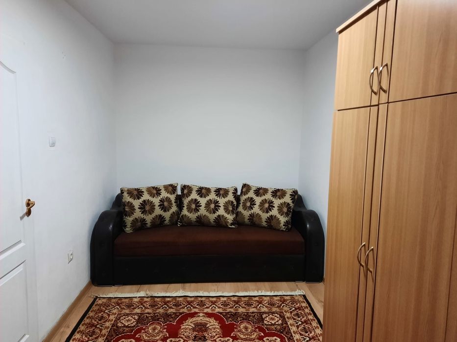 Închiriez Ap 3 camere