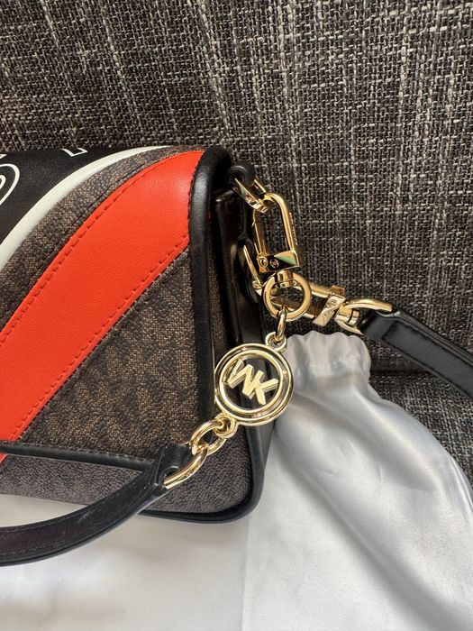 Продавам чанта Michael Kors