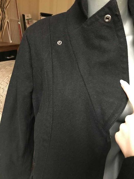 Черно късо дамско палто