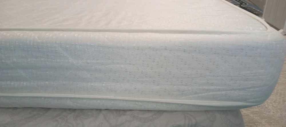 Продаётся матрац 160×200см