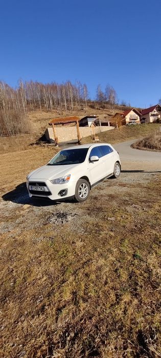 Vând Mitsubishi ASX
