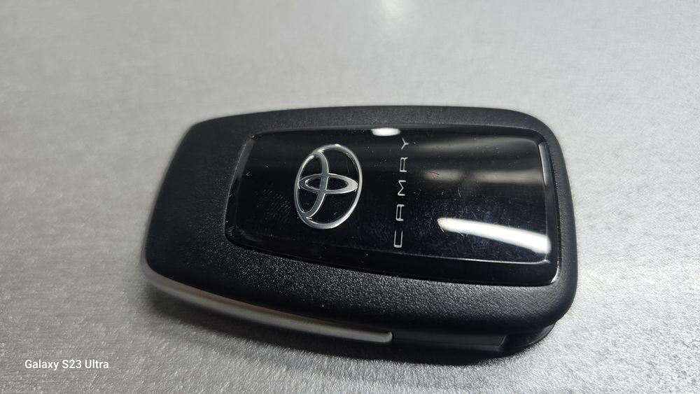 Смарт ключ на тойоту камри