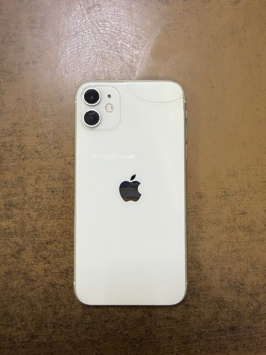 Айфон 11.