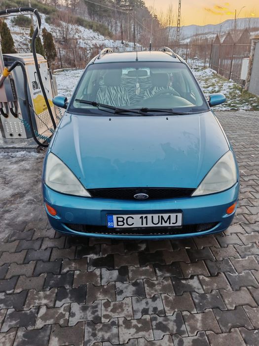 Vând Ford focus benzina