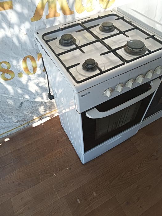 Продам газ плиту