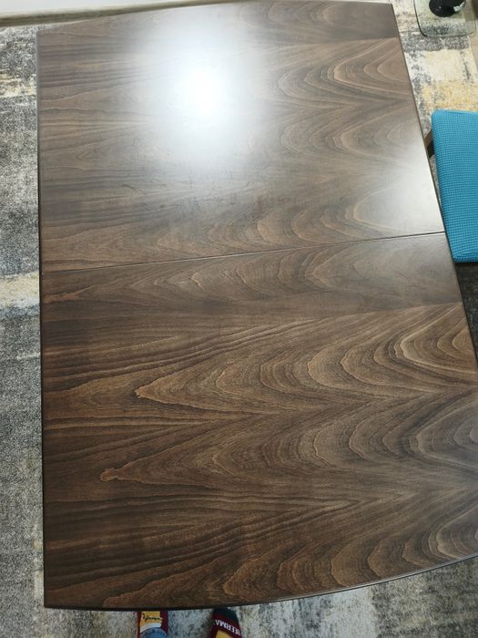 Разтегаема трапезна маса