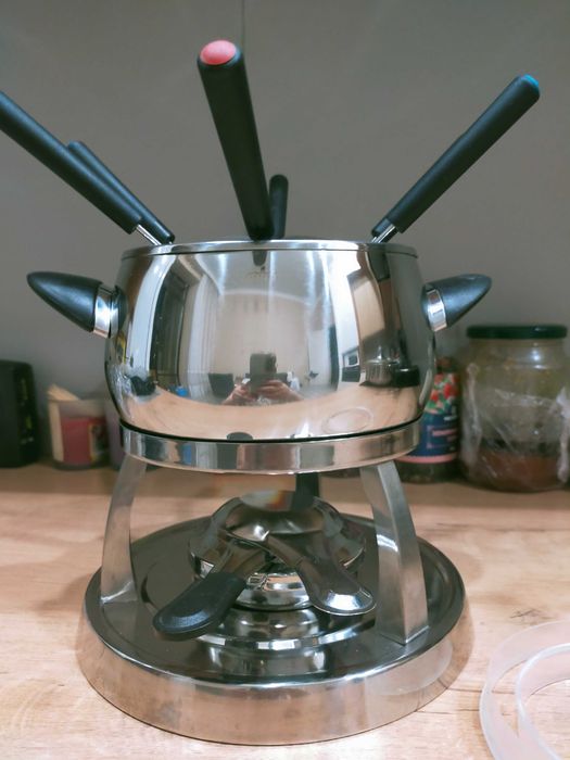 Продам фондю новый