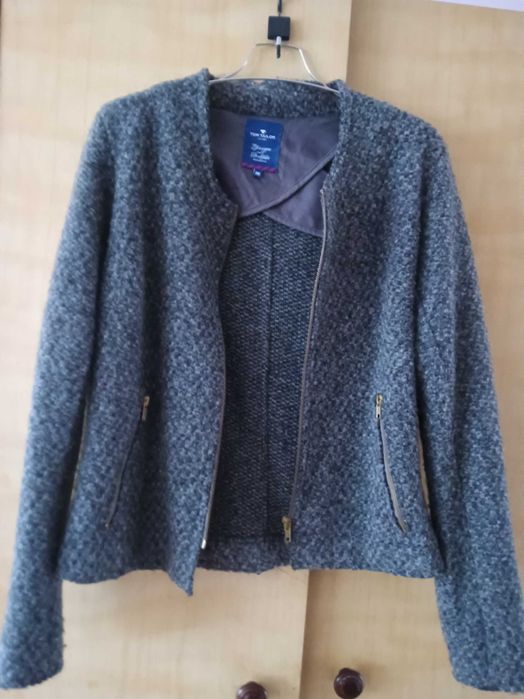 Есенно Сако Том Тейлър