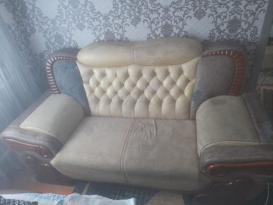 Кожаный диван тройка