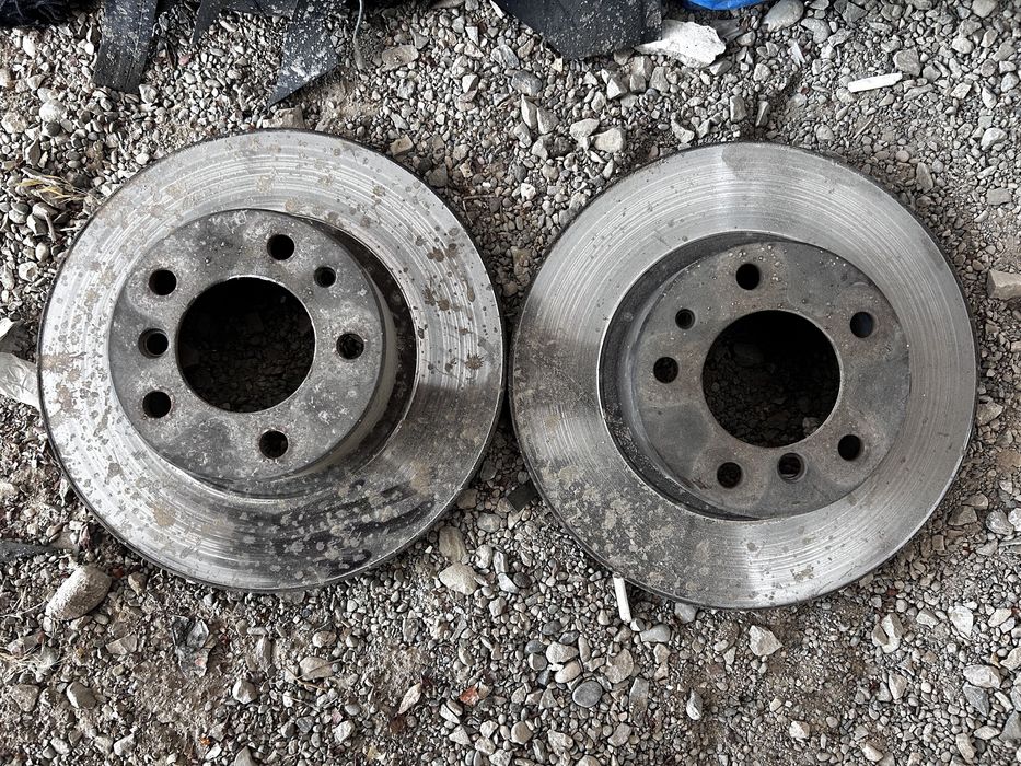 Е34 тормозной диск пердний и колодка перед зад