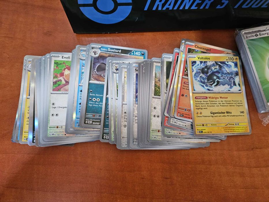 Pokemon карти + кутия