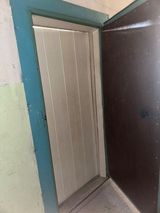 Продам дверь железную