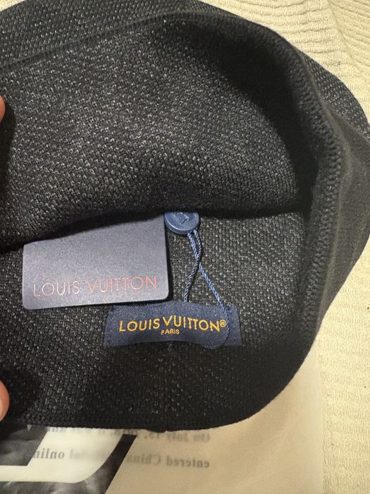 vand caciula lv noua