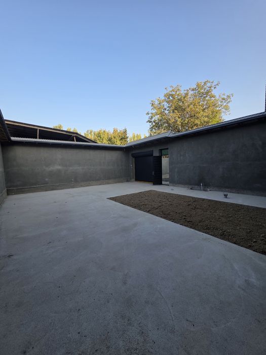 Дурмон Қ.Ф.Й. Бирлик маҳалласида коттеджлар сотилади.