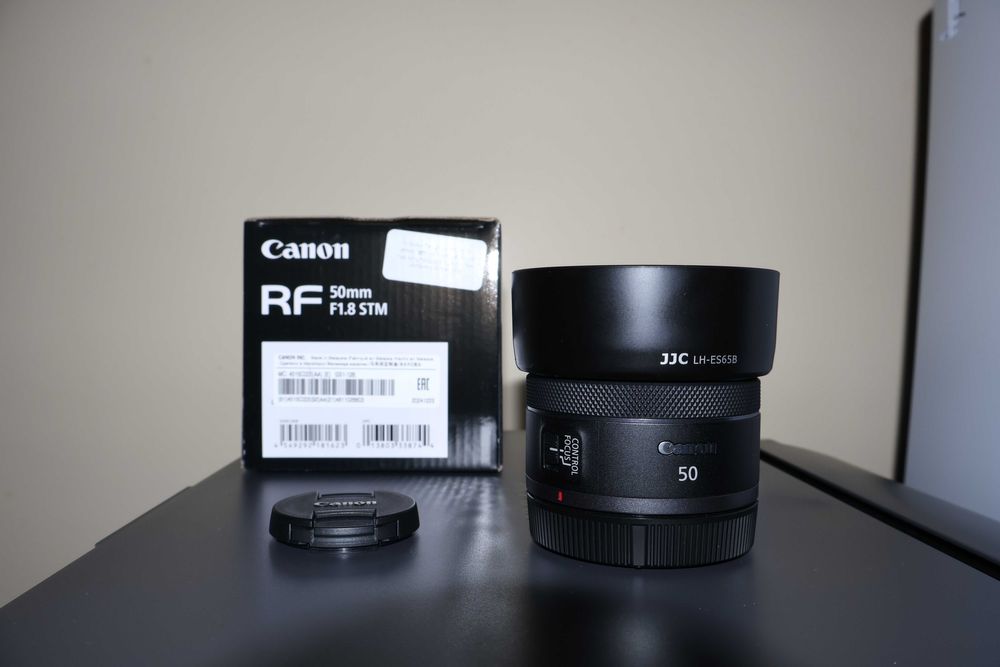 Obiectiv Canon RF 50mm F1.8 STM + Filtru UV NISI Pro Nano + Parasolar