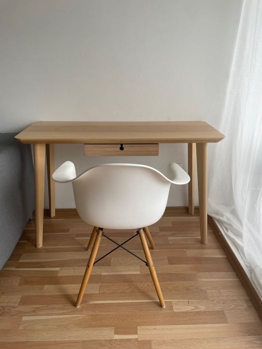 Работна маса/бюро Ikea Lisabo и стол Еames