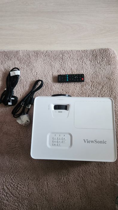 Videoproiector Viewsonic PA700W & Ecran Proiectie 100inch