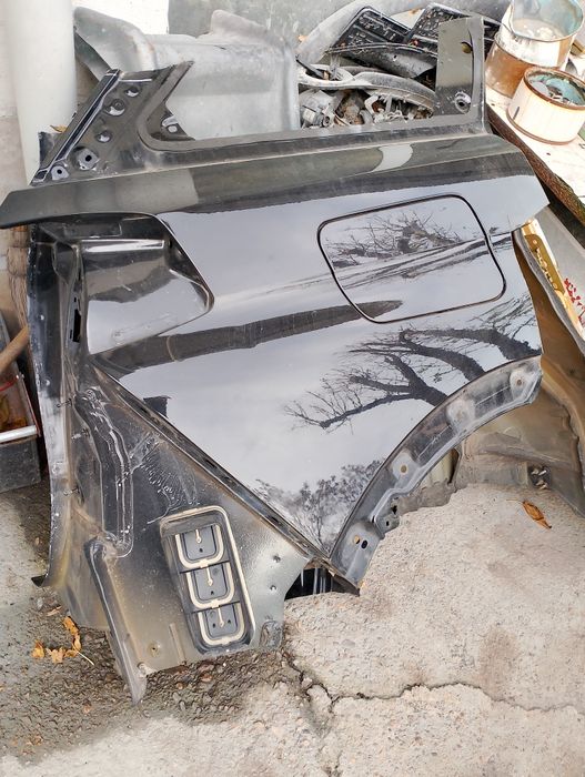 Продавам заден десен калник Peugeot 5008 /2020/г