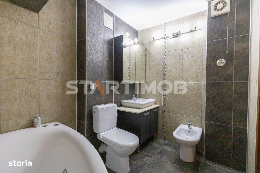 Apartament 3 camere cu parcare zona Scriitorilor