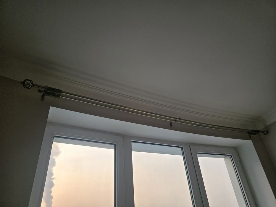 Продам настенные карнизы, б/у