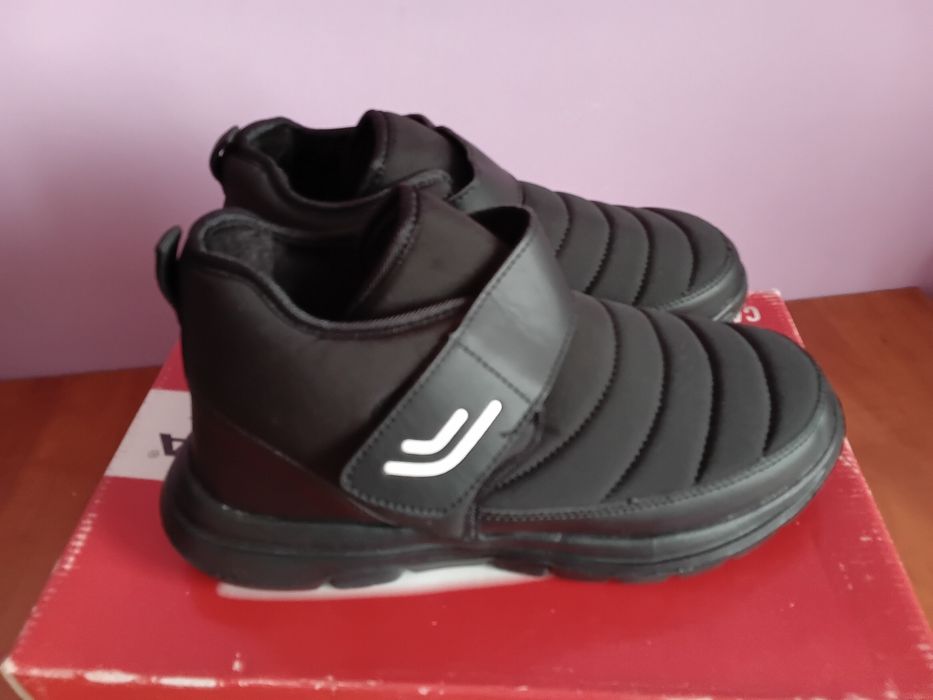 Vând Ghete de Iarnă Impermeabile Marimea  41  Unisex Noi