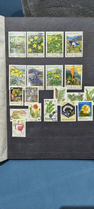 Класьор с пощенски марки