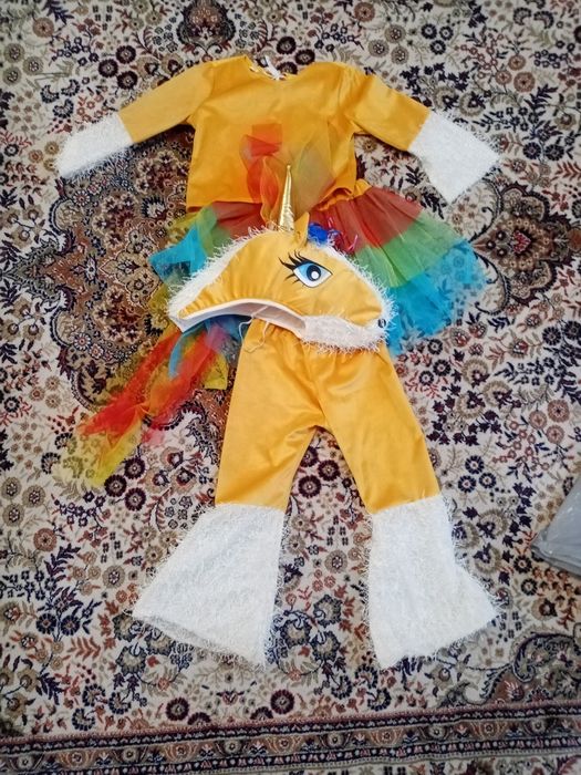 Продам костюм единорога