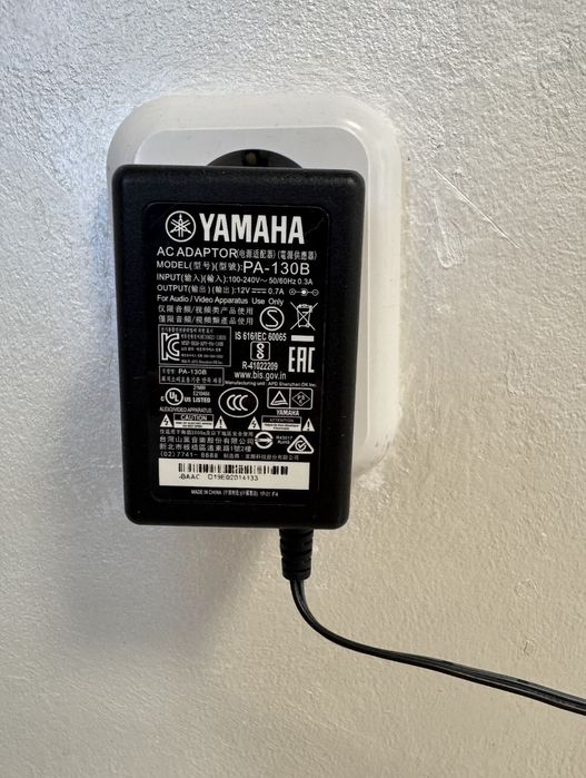 Синтезатор Yamaha PSR-E263