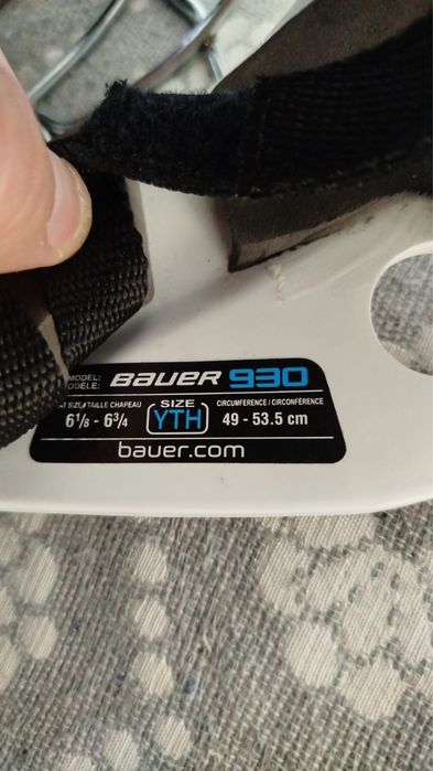 Шлем вратарский продам