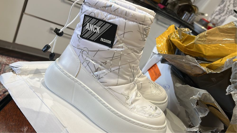 Продам дутики