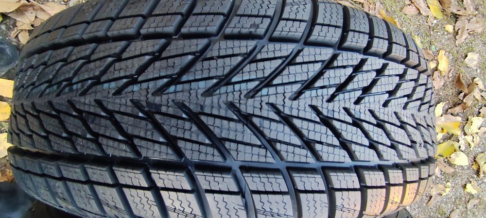 2 anvelope de iarna Goodyear 205-55-16