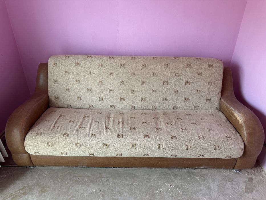 Canapea extensibila 200/180 cm, stare foarte buna