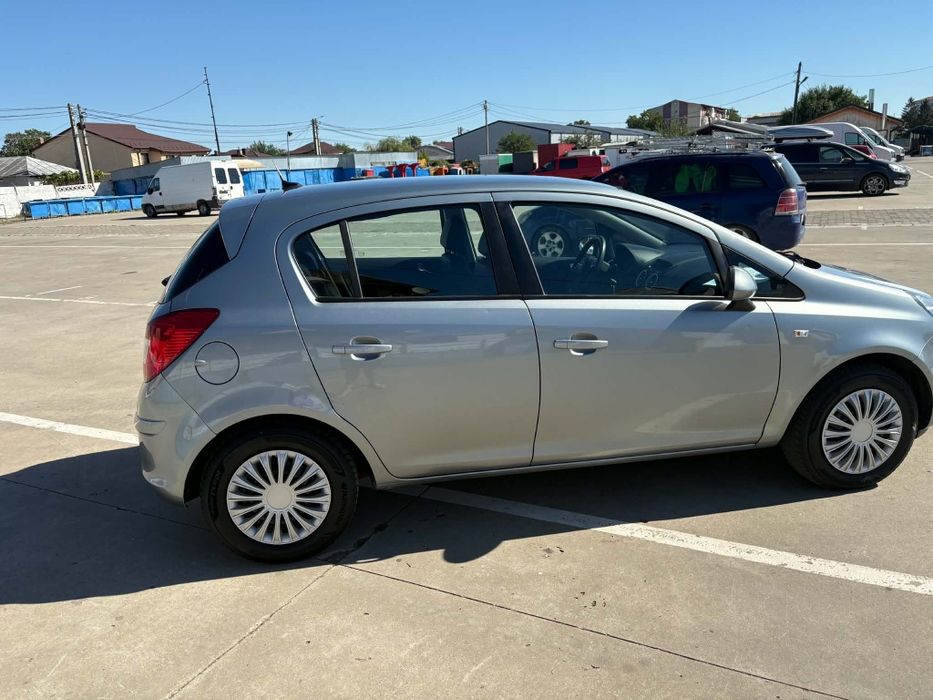 Vând Opel Corsa D
