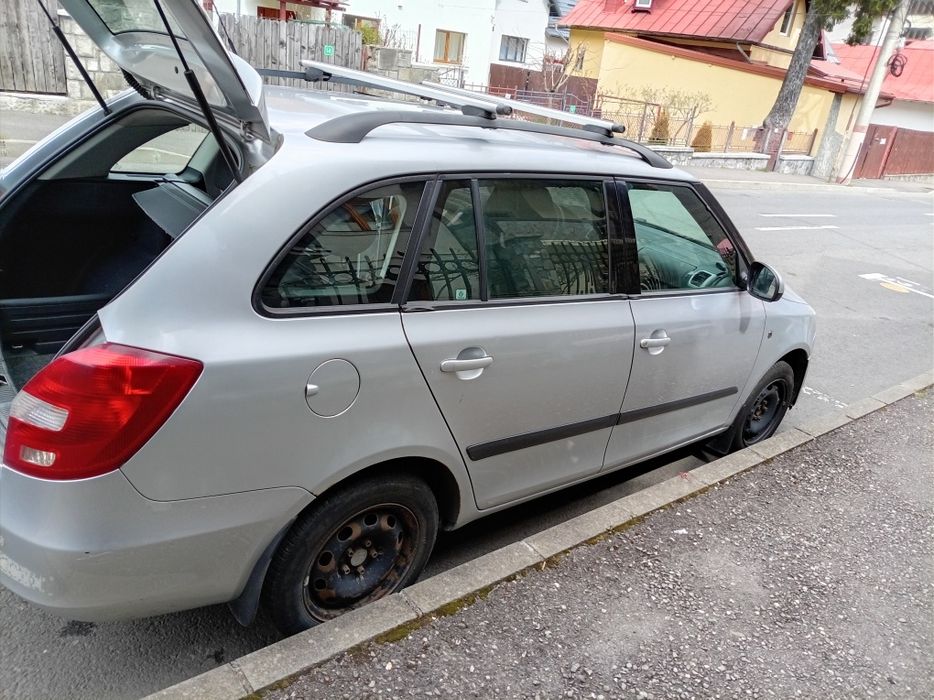 Vând Skoda Fabia