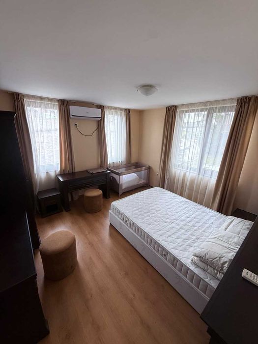 Стилен тристаен апартамент с панорамна гледка в Банско