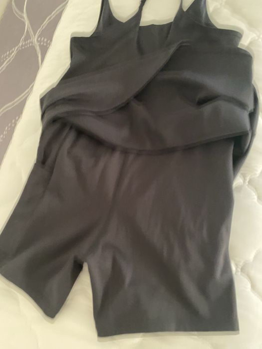 Reebok рокля с клин