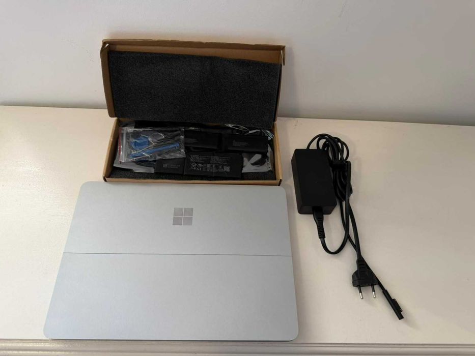 Microsoft Surface Laptop Studio – i7 / 32GB RAM / 1TB SSD / GPU