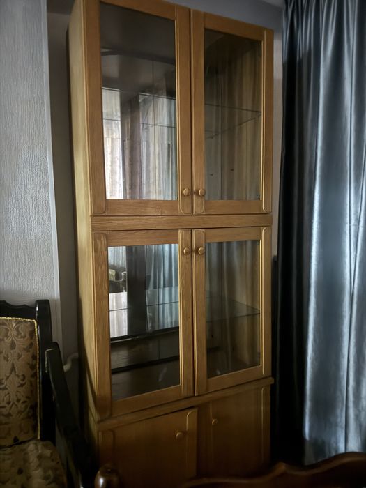 Шкаф ва уголок сотилади яхши холатда