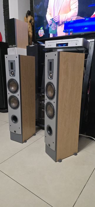 Boxe de podea Dali Ikon 5 cu tweeter si supertweeter Ribbon Titu • OLX.ro