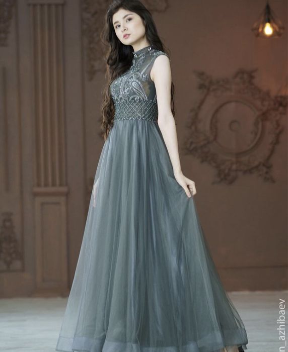 Продаю платья 10.000