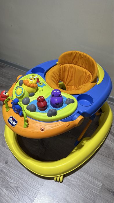Продам ходунки фирмы chicco