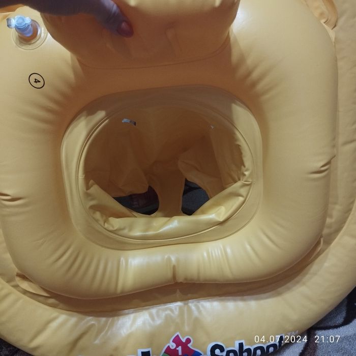 Продавам бебешки пояс