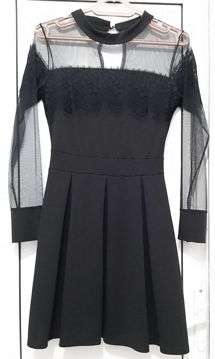 Черна рокля с дълги ръкави