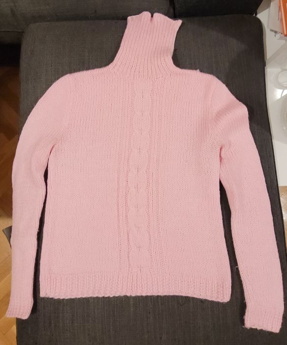 Ръчно плетени вълнени пуловери