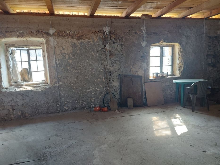 Casa cu teren generos  de vanzare in Goruia