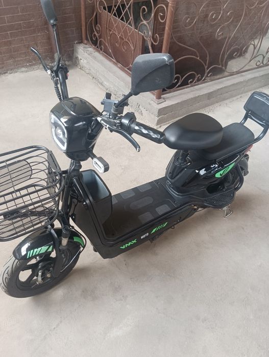 Продам электроскутер Bonvi 250w идеал