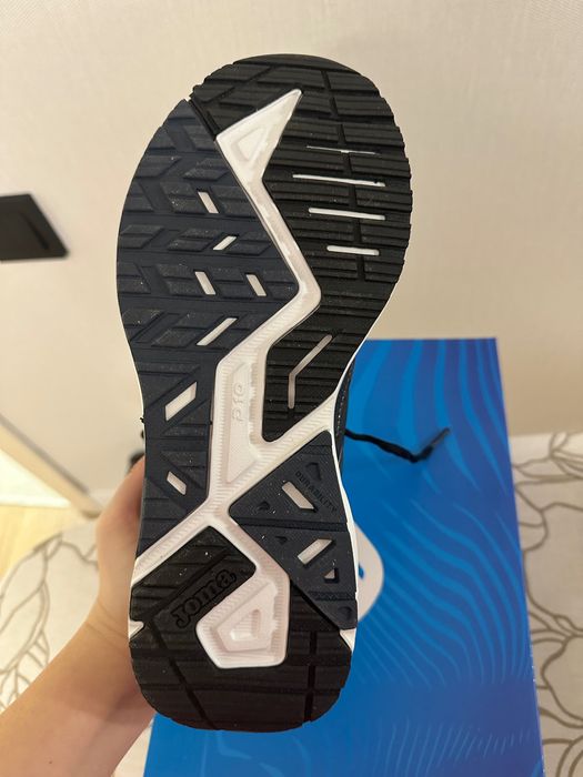 Новые кроссовки Joma