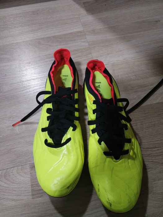 Ghete de fotbal adidas