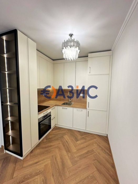 Двустаен апартамент в прекрасен комплекс на първа линия Ипанема Бийч,