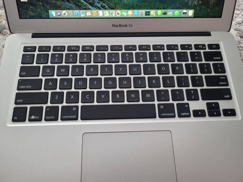 Apple Macbook Air